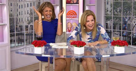 Kathie Lee, Hoda and Regis have a revealing moment, thanks to。